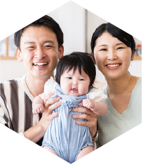 子供がリラックスできる木に囲まれた空間