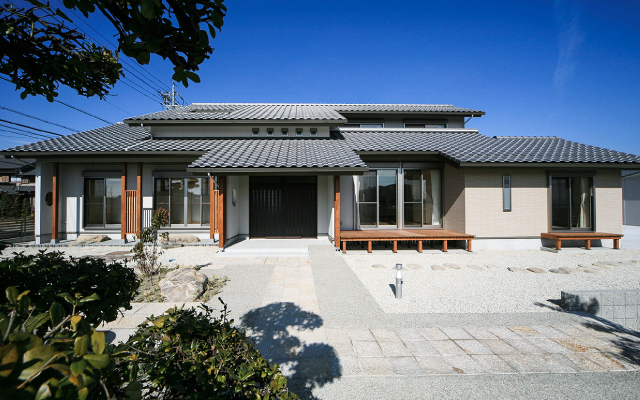 「天然木で建てる百年住み継ぐ家」をサポートする60年長期保証システム