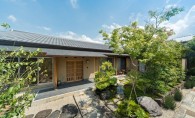 窓から四季が感じられる平屋