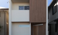 清々しい木の香りに包まれる木の素材を活かしたシンプルモダンの家