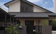 骨太の梁を魅せる大空間が爽快な　住まい