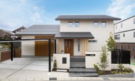 充実した収納で快適に暮らす天然木の家