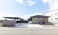 天然木の香りに包まれた温かな平屋の住まい
