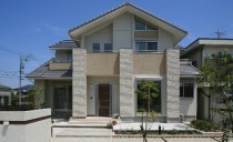 リビングに畳コーナーを設けた家族団らんとくつろぎのある住まい