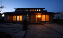 照明を建物に溶け込ませた和の住まい