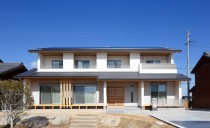 桧のぬくもりに包まれた<BR> 三世代の笑顔が交わる家