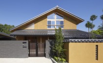 ダイナミックな吹抜けのある空間から絶景が望める住まい