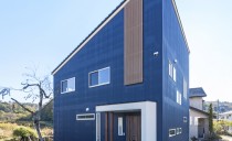 片流れ屋根と大空間のLDKが印象的な住まい