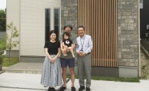 光を取込むコの字型の明るい家