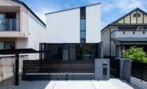 プライバシーを守りながら開放感に満たされる都市型住宅