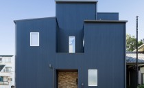 屋上ガーデンを配した都市型住宅