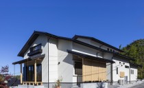 外と繋がり自然を楽しめる縁側のある家
