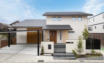 充実した収納で快適に暮らす天然木の家