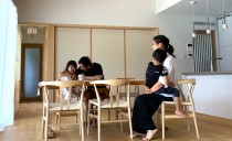 現代アートを取り入れた和の平屋