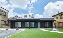 思い出を引き継ぐ古民家風の「平屋」