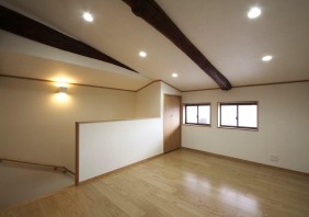 元の構造部分をアクセントに活かし明るく和モダンなテイスト