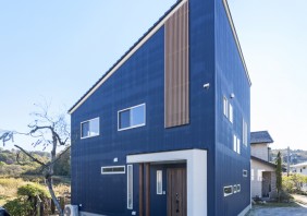 片流れ屋根と大空間のLDKが印象的な住まい