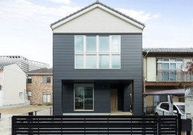 平屋感覚で過ごせる2階建て(ホームEV付)