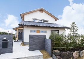 河畔の家