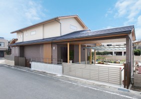 天然素材を活かした桧造りの家