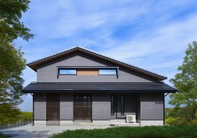 愛猫と暮らすモダンな平屋プラス