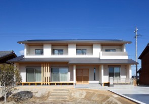桧のぬくもりに包まれた<BR> 三世代の笑顔が交わる家