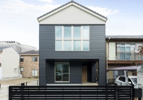平屋感覚で過ごせる2階建て(ホームEV付)