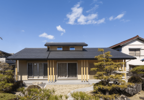 思い出のお庭と調和した和風平屋住宅