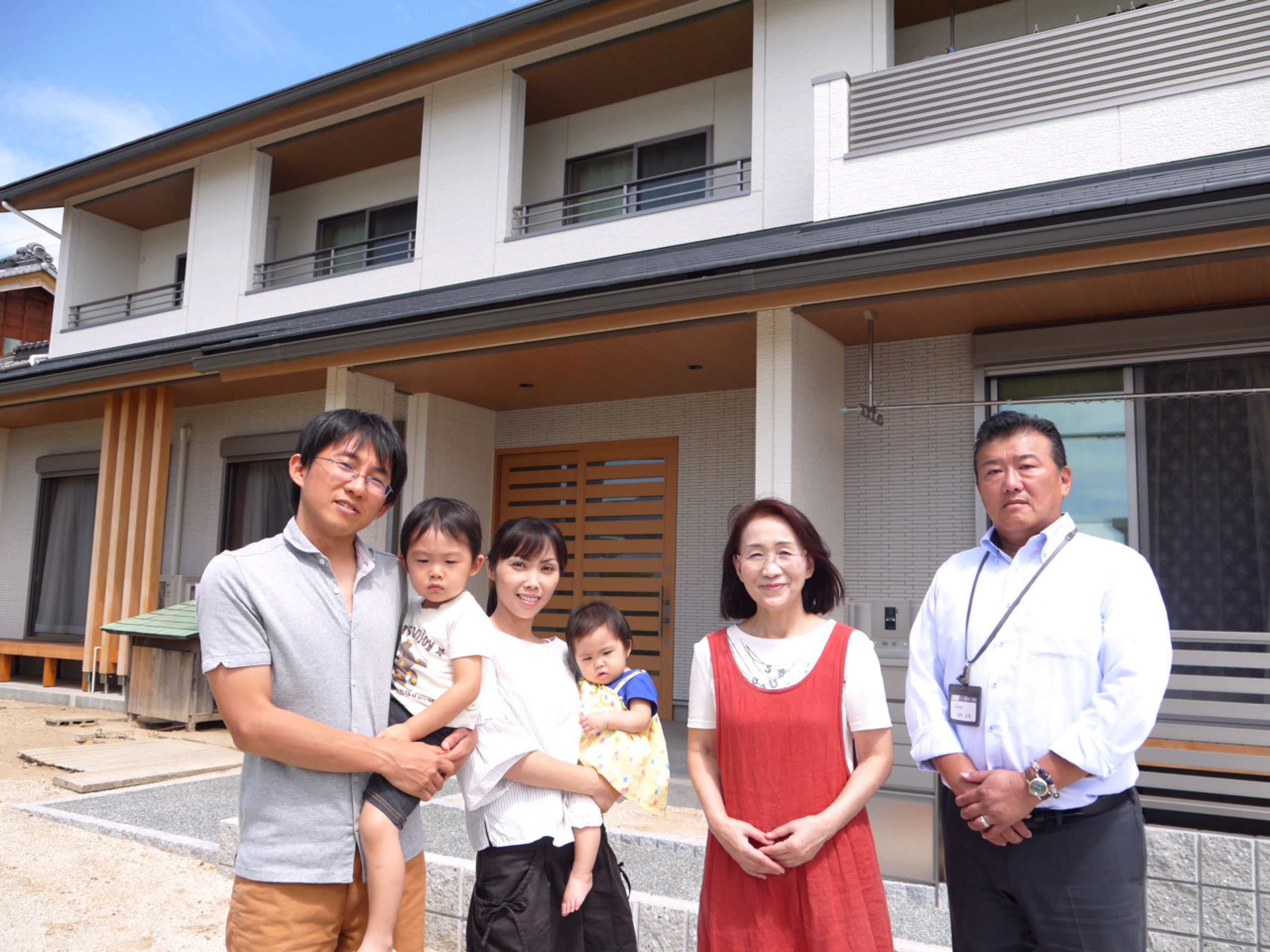 桧のぬくもりに包まれた 三世代の笑顔が交わる家