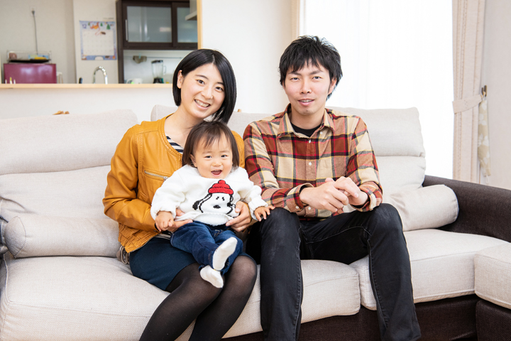 室内干しのある、陽射しで明るいお家