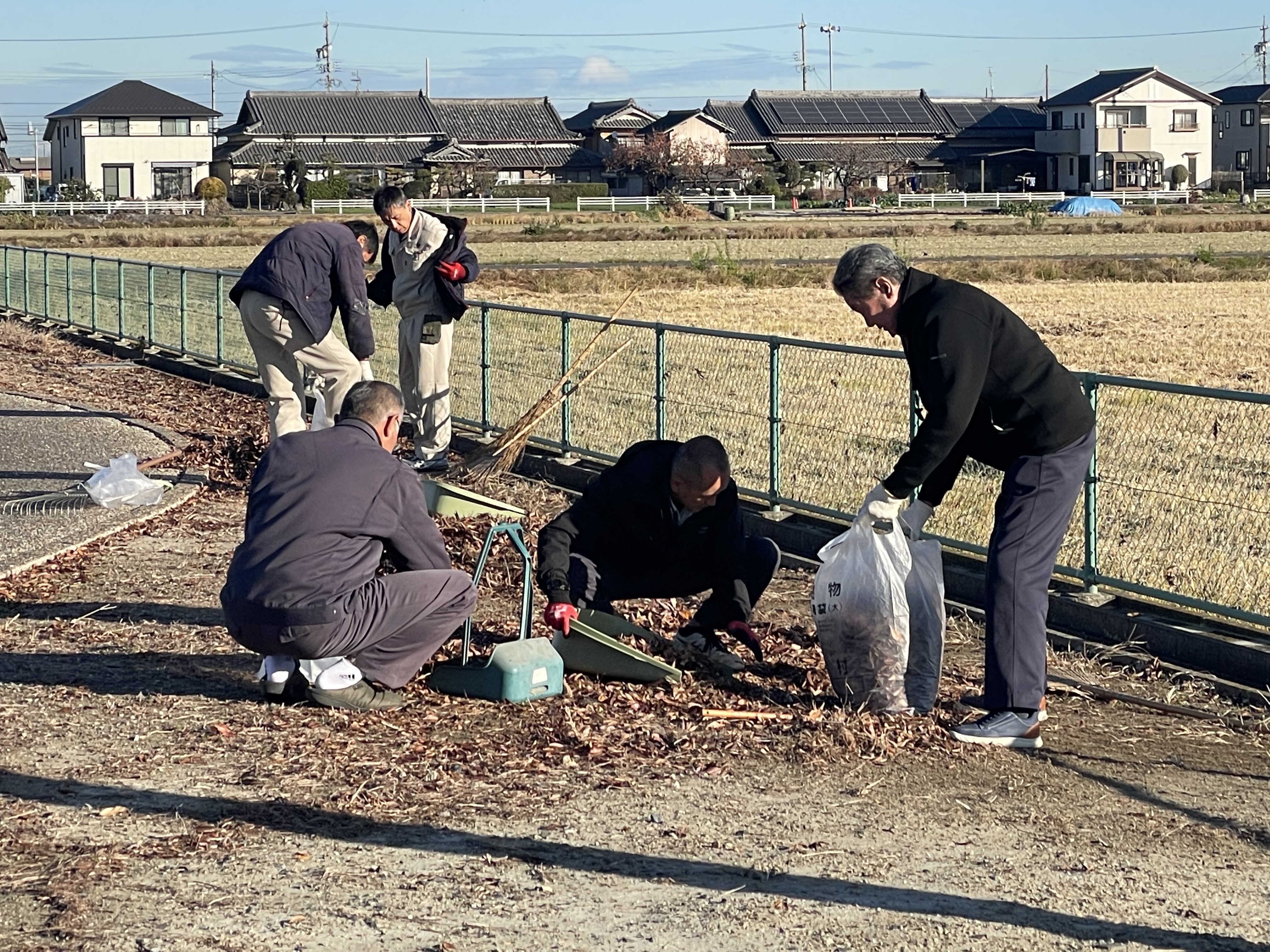 12月9日 元起公園の清掃活動を行いました